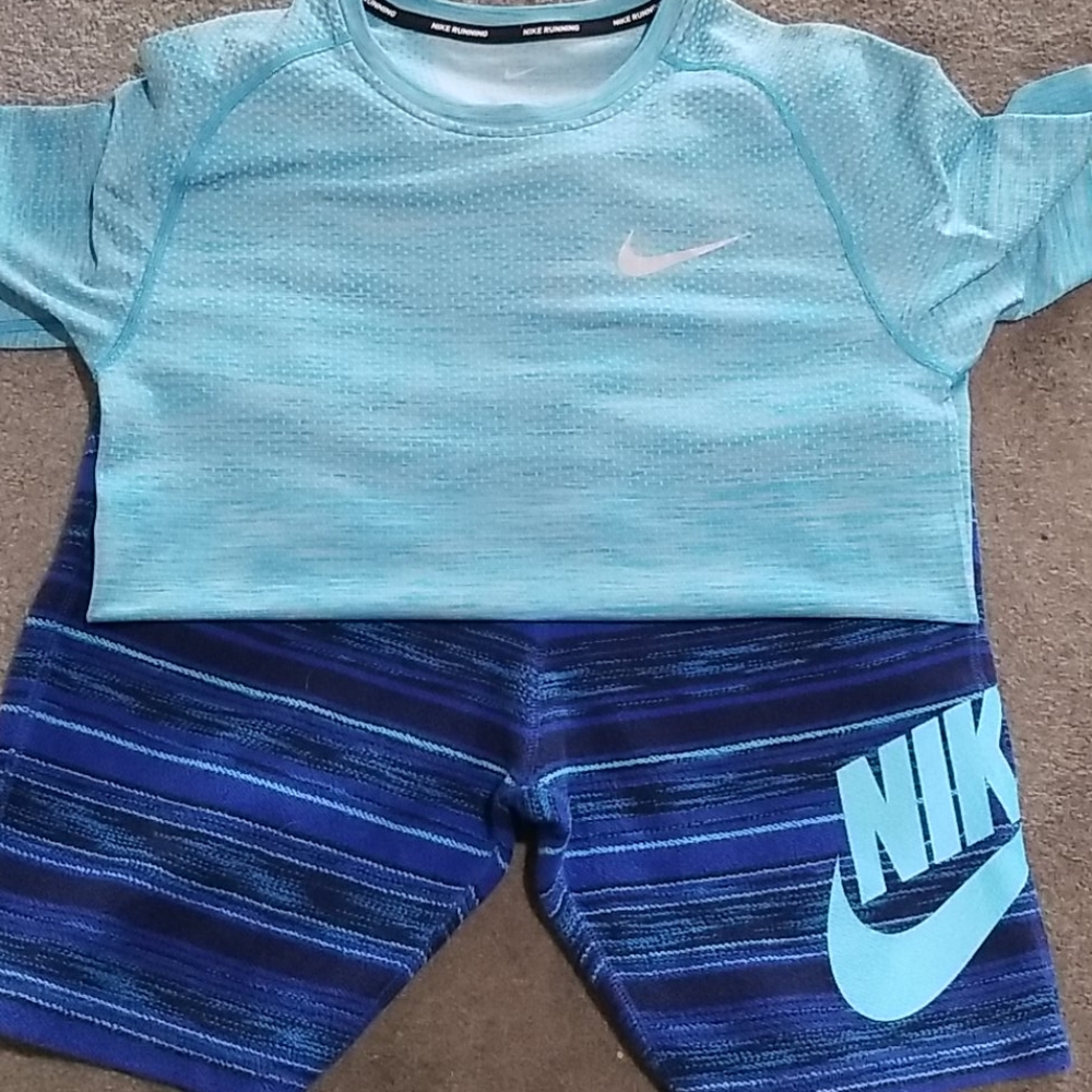 blue Nike bundle - Picture 11 of 12